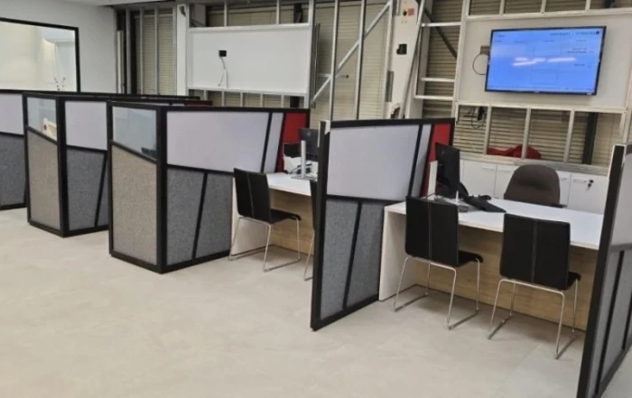 מחיצות אופן ספייס צבעוניות לחברה באזור המרכז